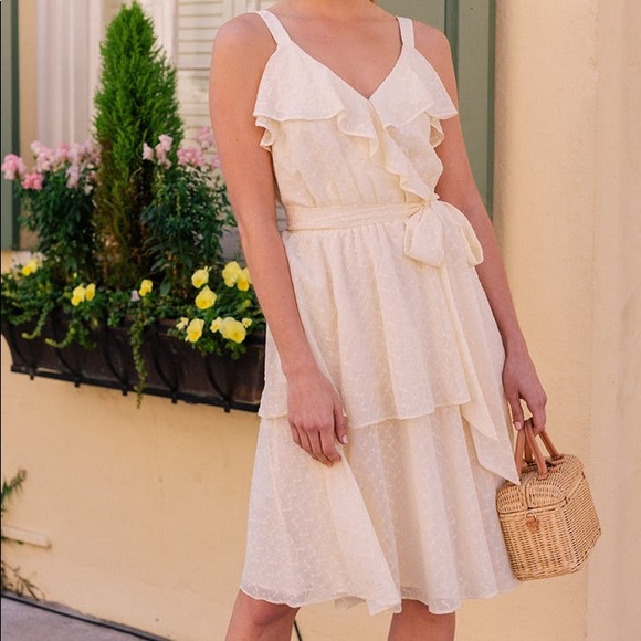 Gal Meets Glam Dresses & Skirts - NWT Yellow Gal Meets Glam Dress